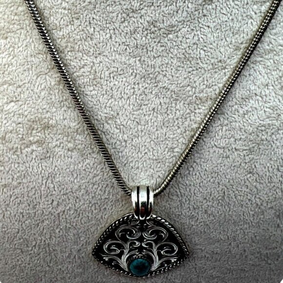 Vintage-Inspired Silver Tone Necklace & Bracelet Set With Faux Turquoise Stones. - Picture 4 of 14